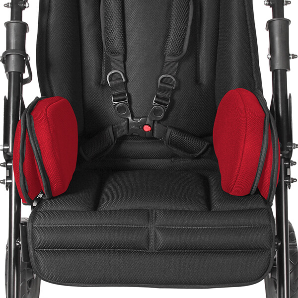 Sitzbreitenverkleinerer (rot) im Swifty (Gr. 2) Reha-Buggy